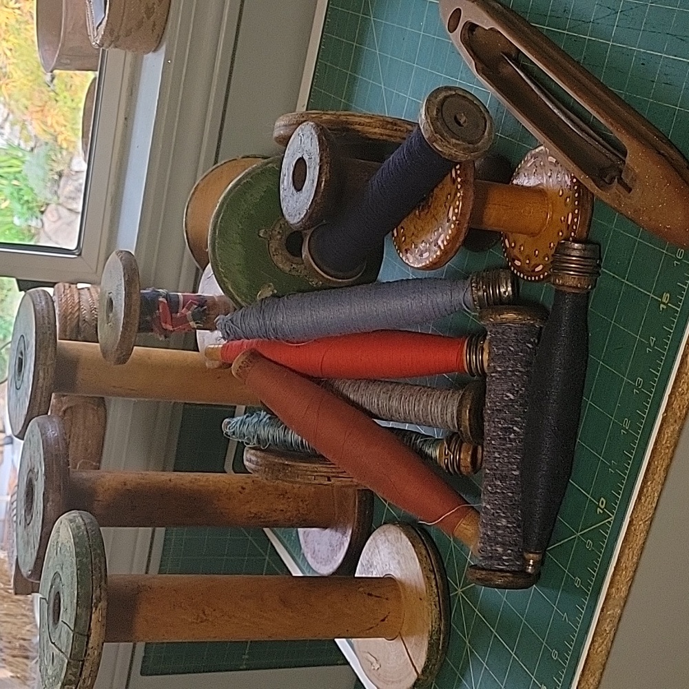 Vintage Bobbin Collection Of 19 Pc